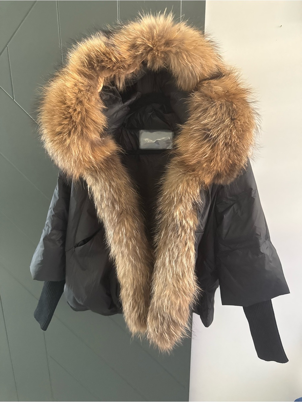 Brand new black puffer with real natural color Fox Fur!